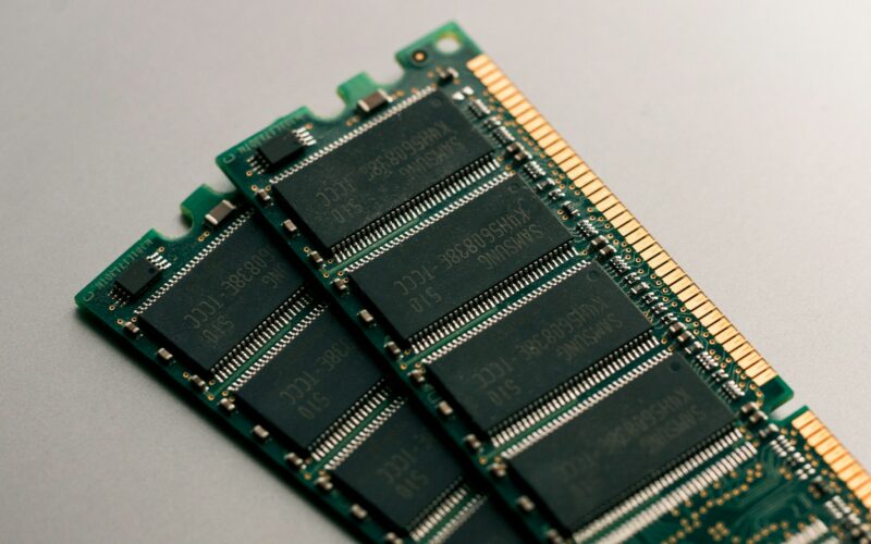 How much memory or RAM do gamers need in computer?
