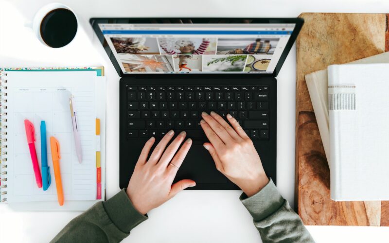 How to Use Virtual Desktops in Windows 11